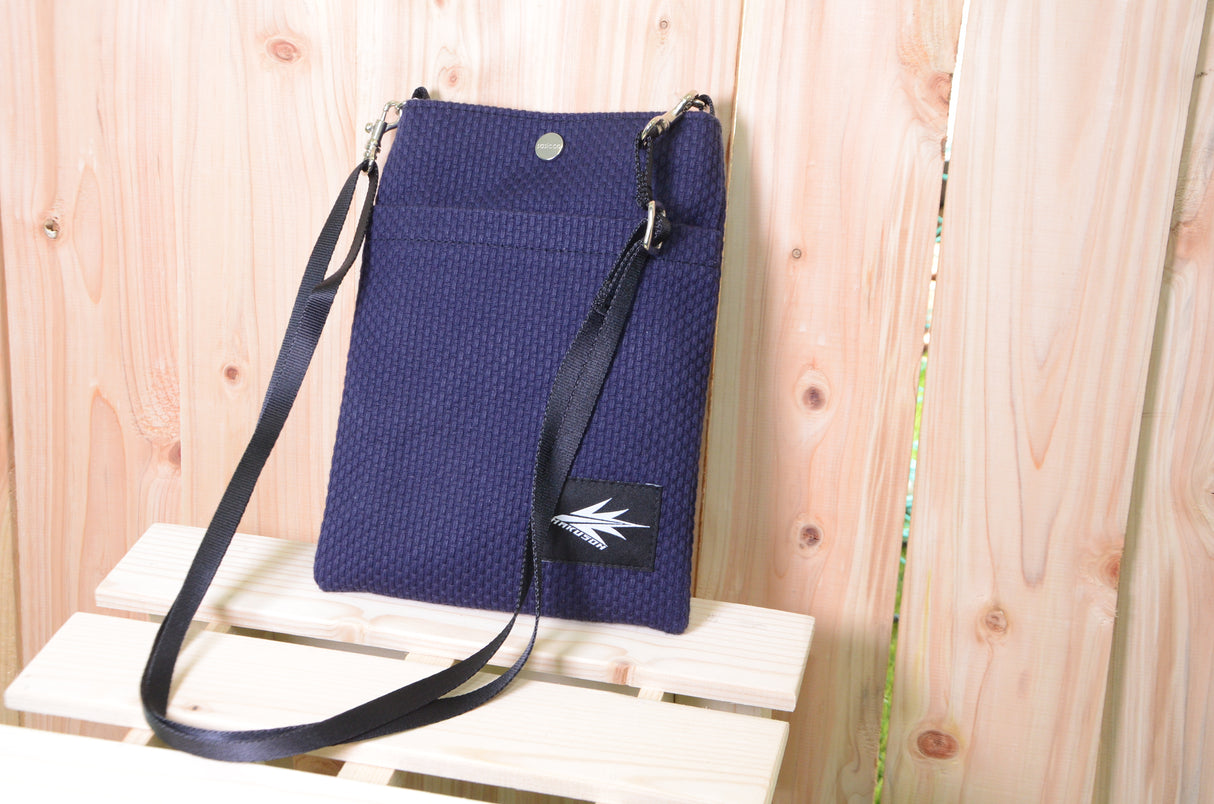 Sasicco × HAKUSOH ショルダーポーチ<紺>