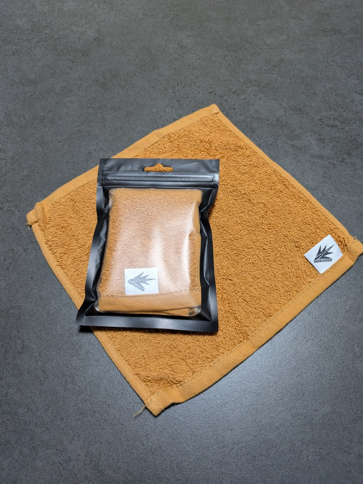 BAT REVIVE ミニタオル ― 拭くために生まれた、ちょうどいい一枚 ―