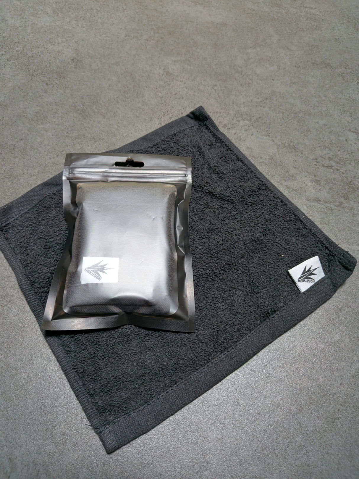 BAT REVIVE ミニタオル ― 拭くために生まれた、ちょうどいい一枚 ―